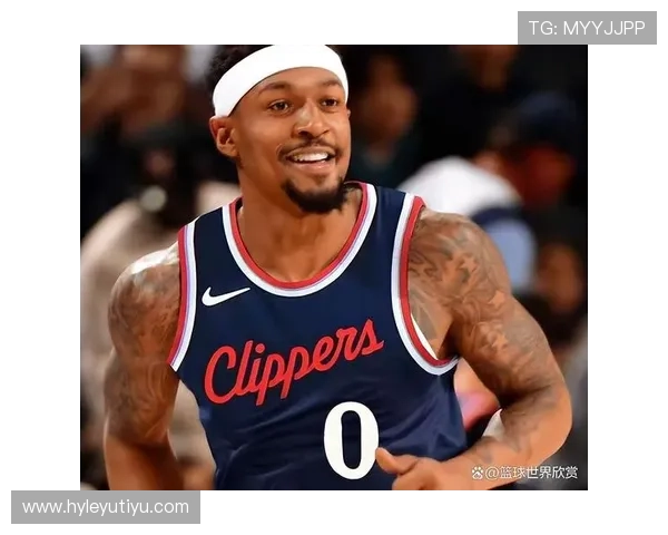 约翰沃尔靠挡拆为比尔造空位，提升进攻效率